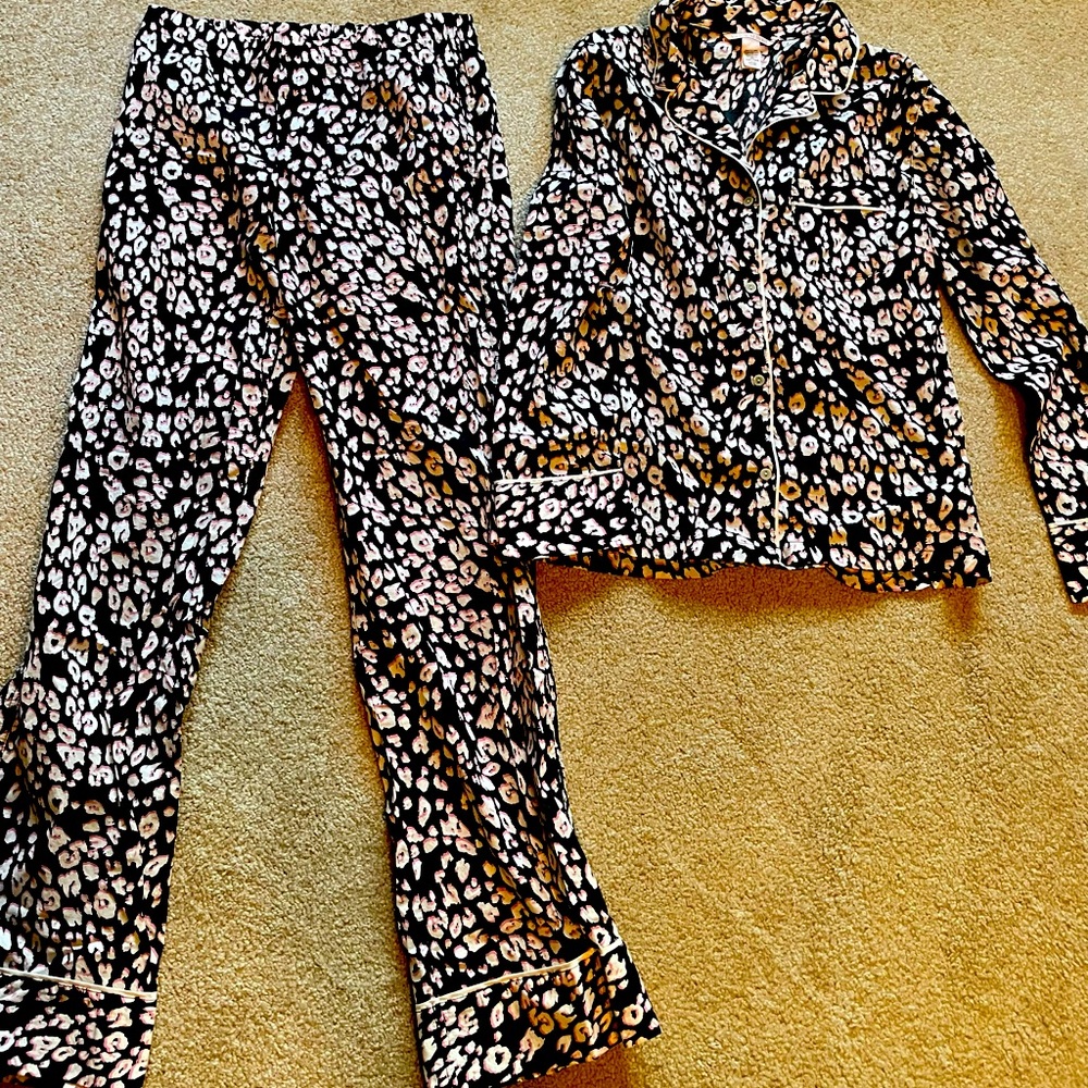 Victoria’s Secret 2 piece pajama set